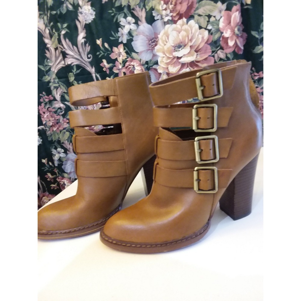 CHINESE LAUNDRY Boots Brown Leather Upper 4 Strap Ankle block Heel Size 8.5